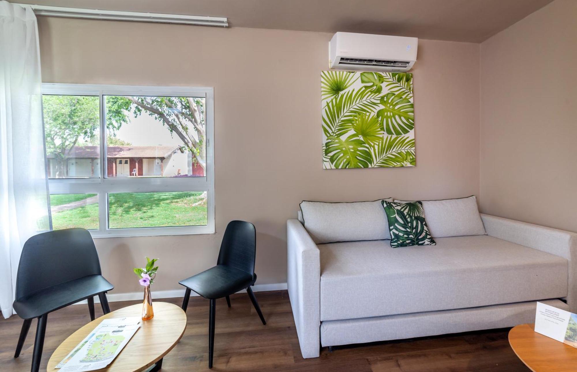 Erettz Dafna Travel Hotel Szoba fotó