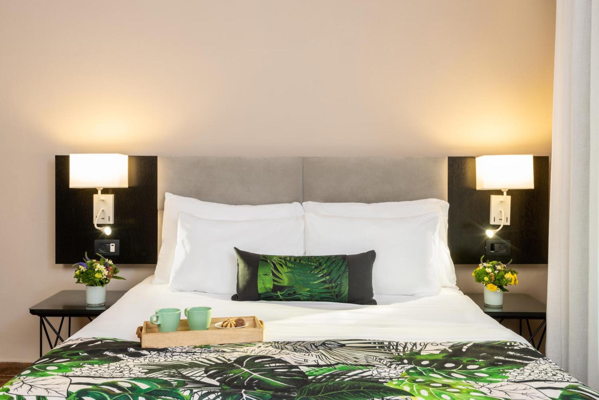 Erettz Dafna Travel Hotel Szoba fotó